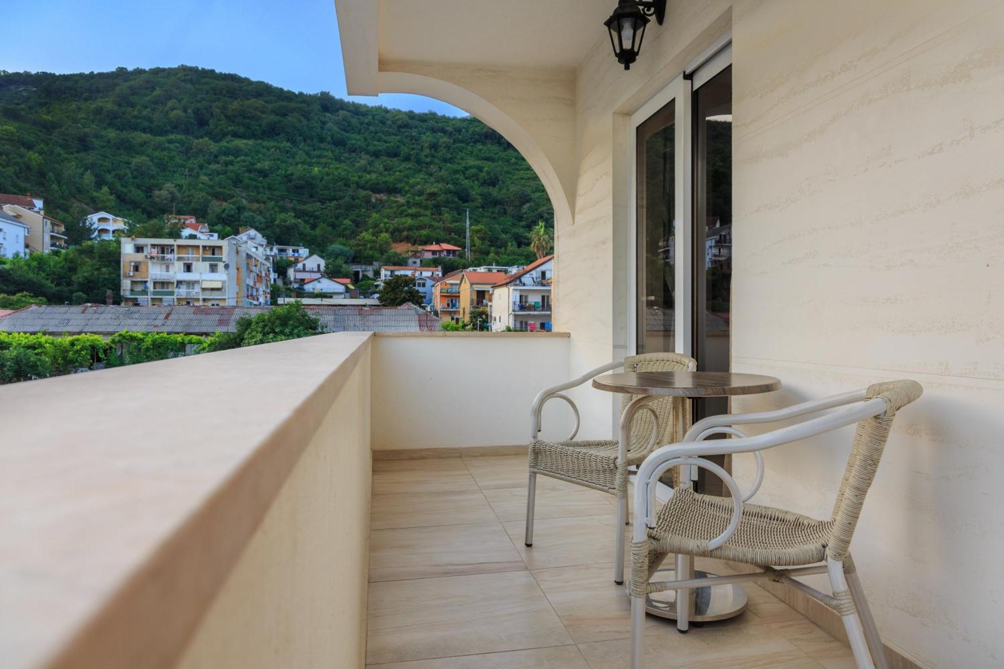 Hotel Maksim Herceg Novi Exterior foto